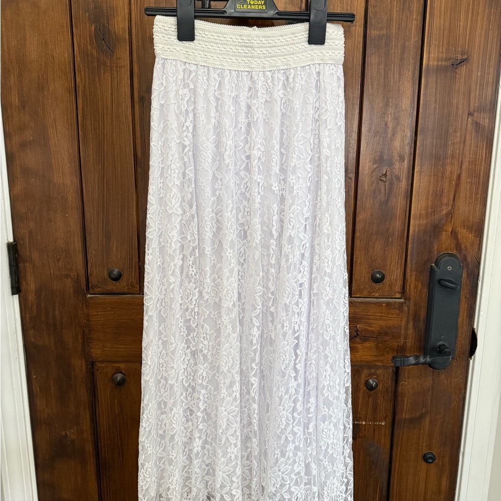 Elegant White Lace Skirt